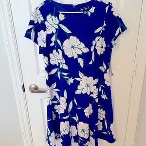 Jessica Howard Beautiful blue floral summer dress!  Size 14w
